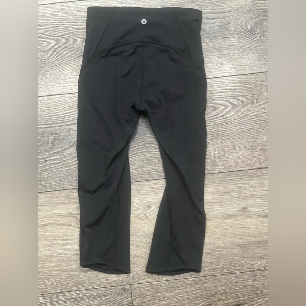 Lululemon leggings mesh crop size 4